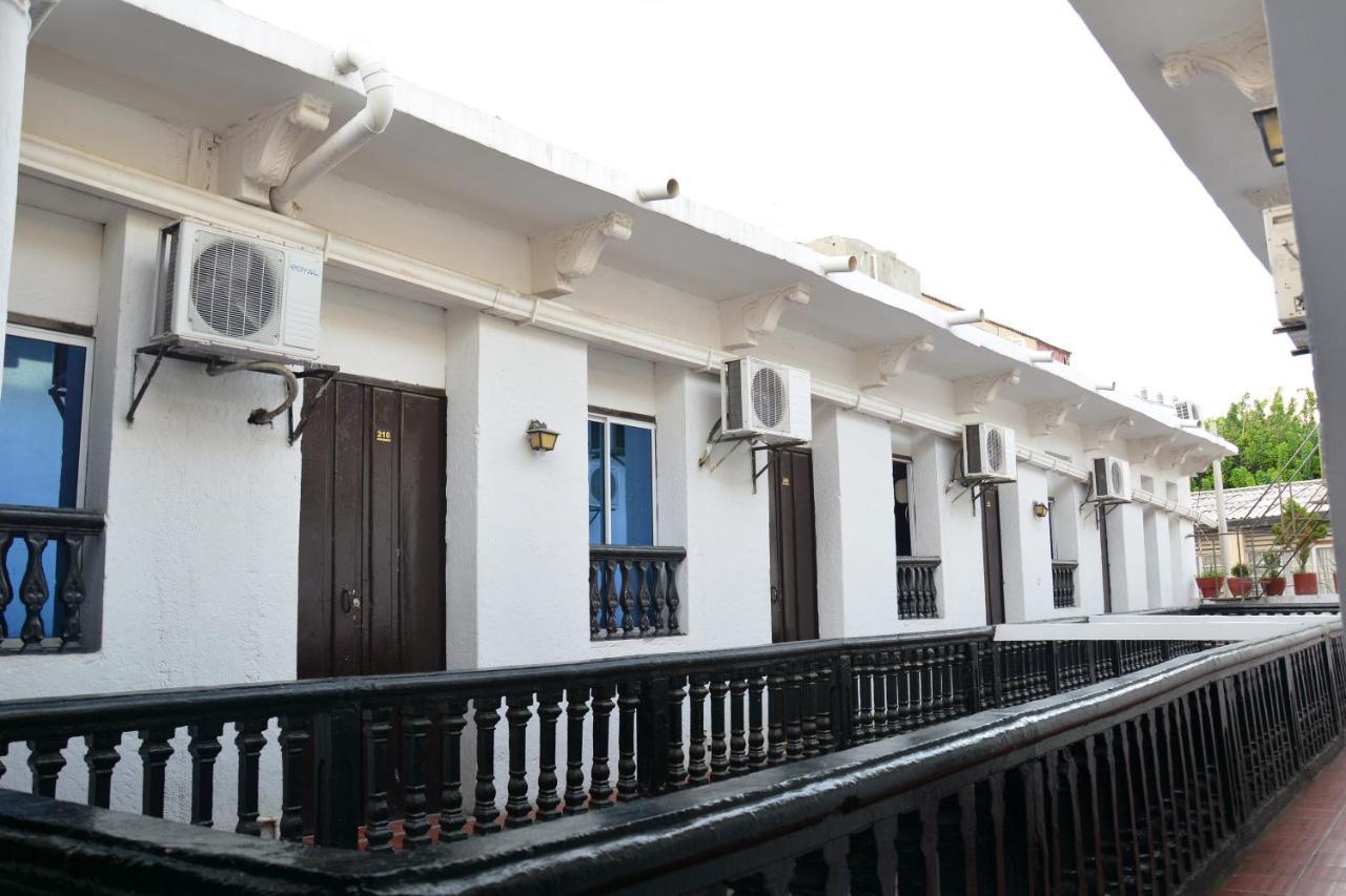 Hotel Andalucia Inn Santa Marta  Zewnętrze zdjęcie