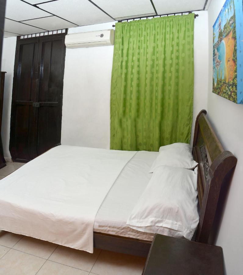 Hotel Andalucia Inn Santa Marta  Zewnętrze zdjęcie